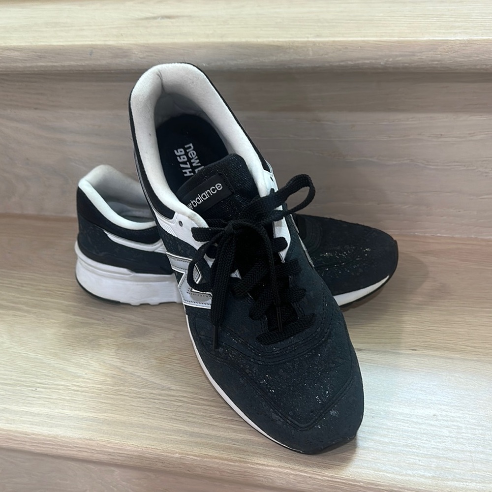 New Balance Black and White Sneakers with Breathable Mesh